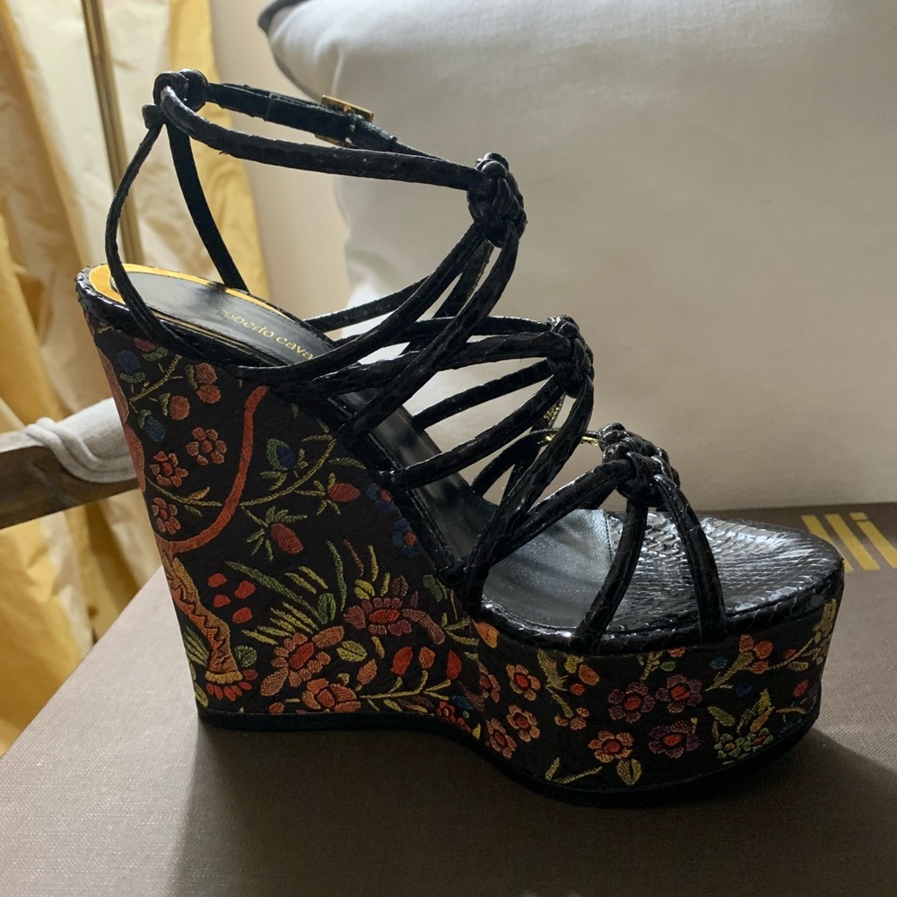 Roberto Cavalier leather wedges